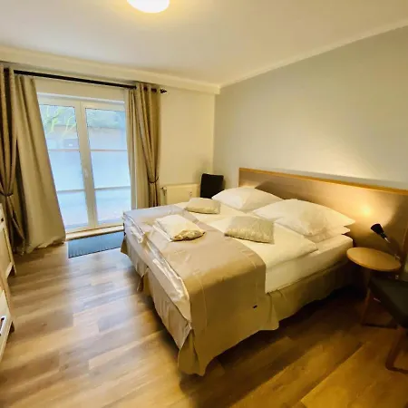 Immenbarg, Sonne דירה